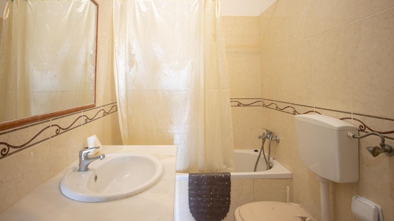 Apartamento Tio Pedro - By Bedzy Albufeira Bagian luar foto